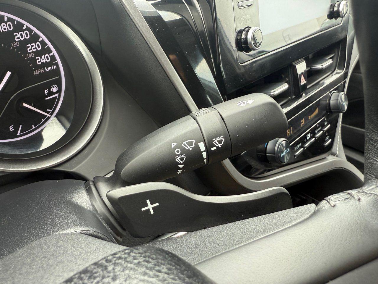 2023 Toyota Camry SE Photo