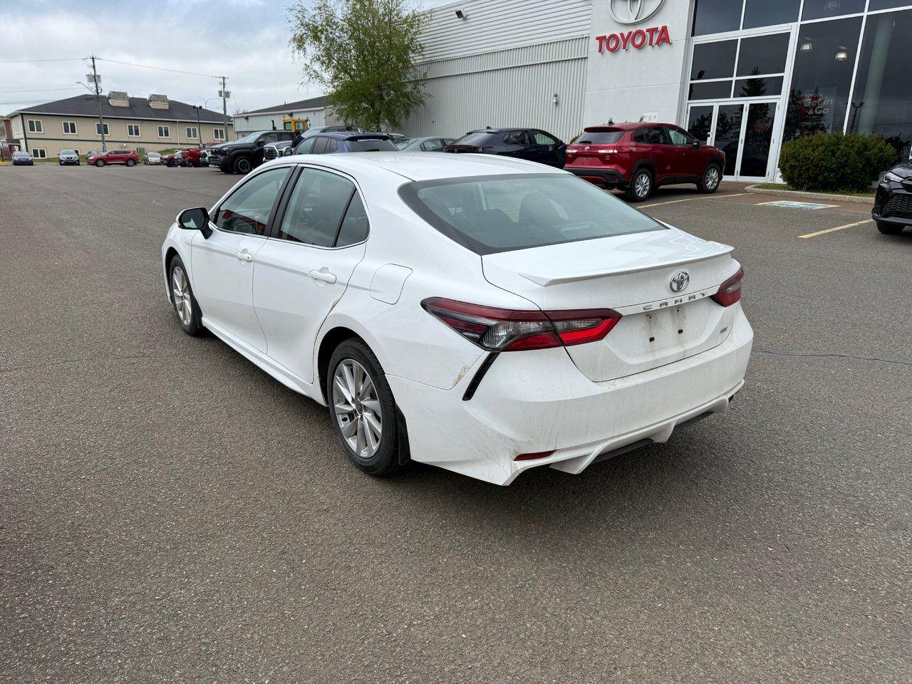 2023 Toyota Camry SE Photo