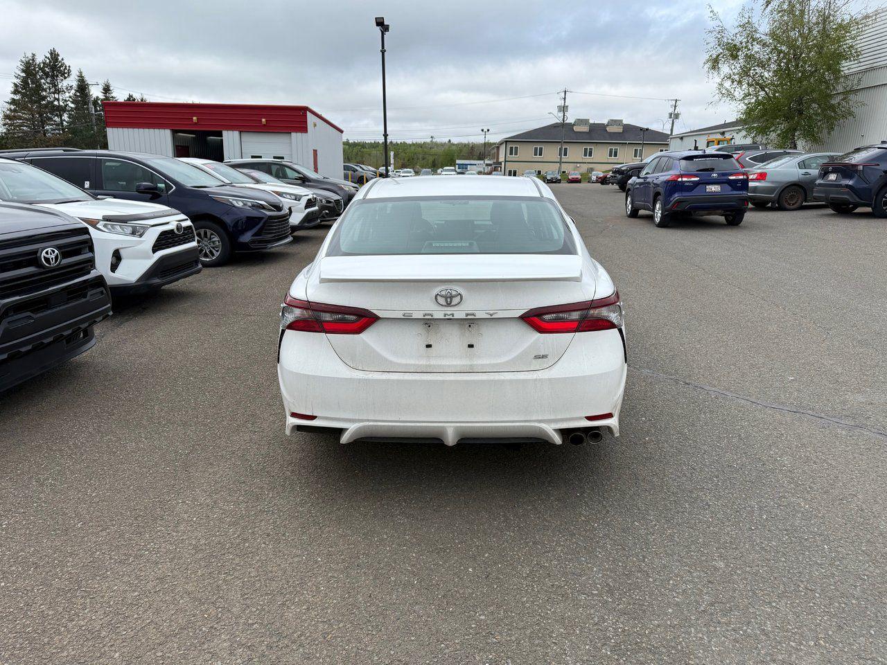 2023 Toyota Camry SE Photo