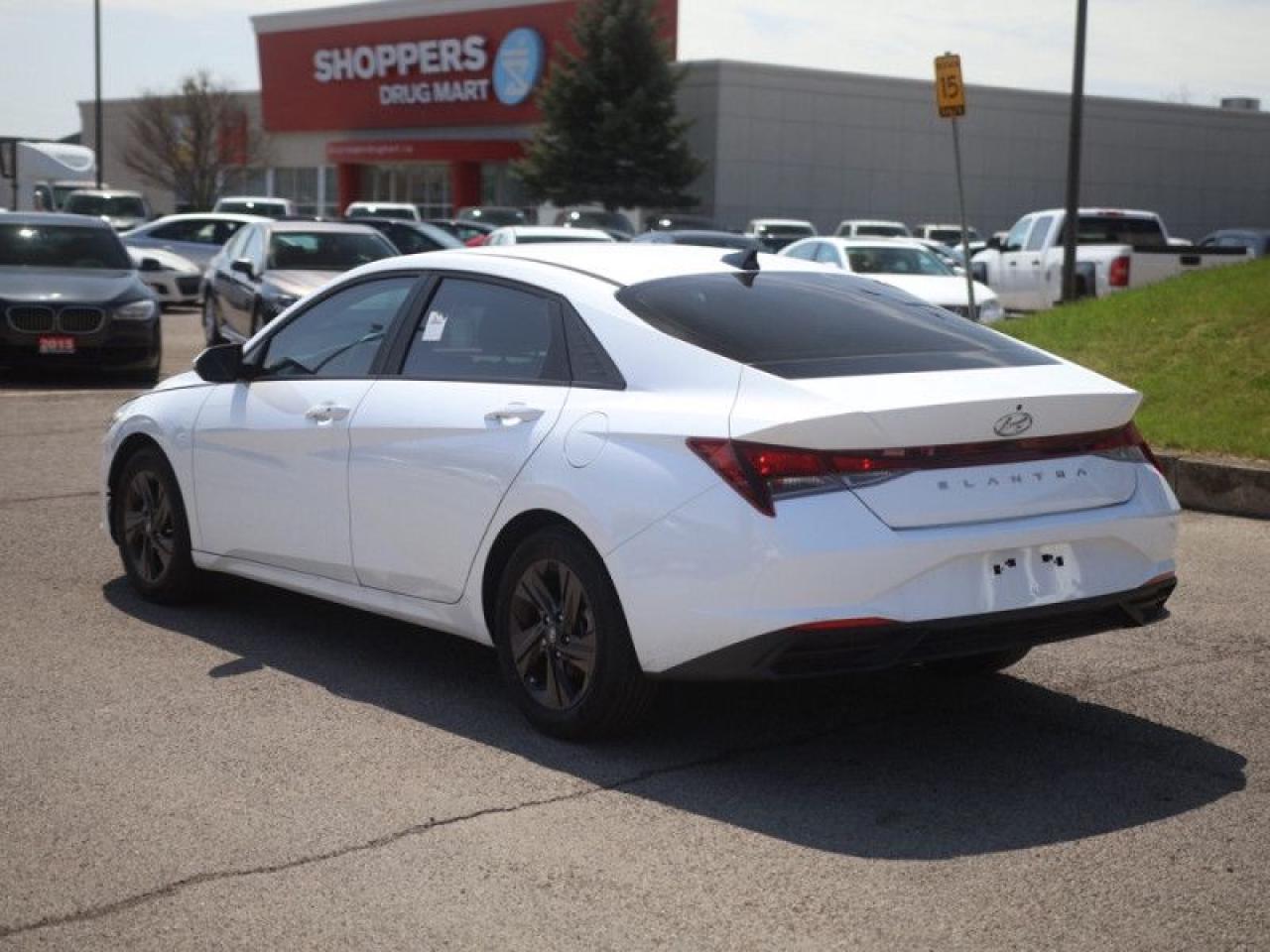 2023 Hyundai Elantra Preferred  **BLIND SPOT - APPLE CP** Photo2