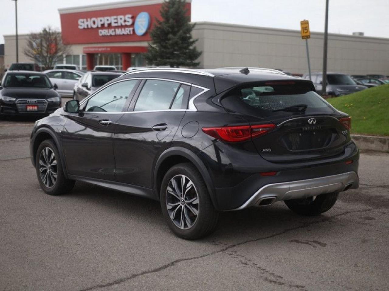 2018 Infiniti QX30 Base AWD  **VERY LOW KMS** Photo2