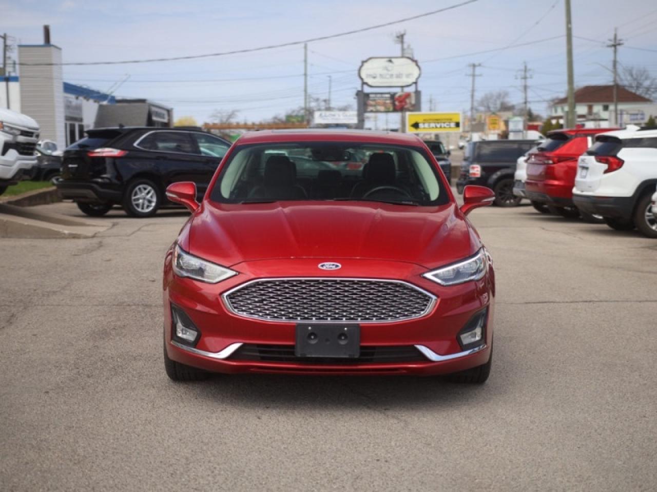 2020 Ford Fusion Titanium  **SUNROOF - COOLED SEATS** Photo4