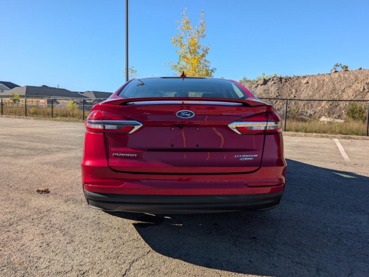 2020 Ford Fusion Titanium  **SUNROOF - COOLED SEATS** Photo3