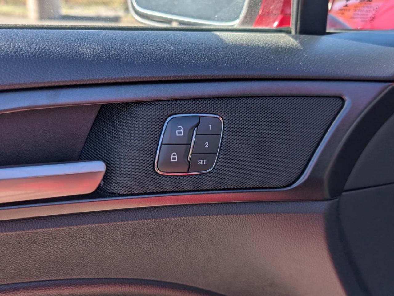 2020 Ford Fusion Titanium  **SUNROOF - COOLED SEATS** Photo