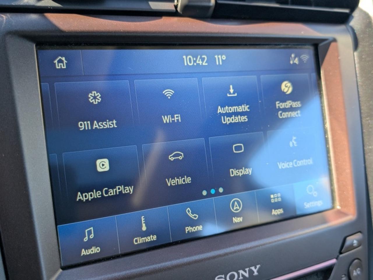 2020 Ford Fusion Titanium  **SUNROOF - COOLED SEATS** Photo