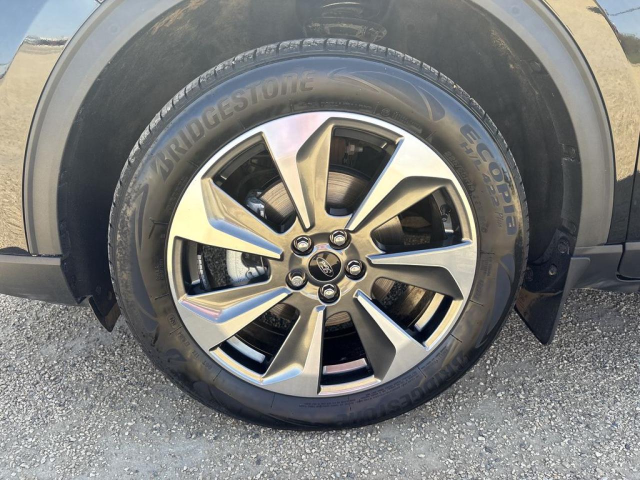 2024 Ford Escape Platinum Photo2