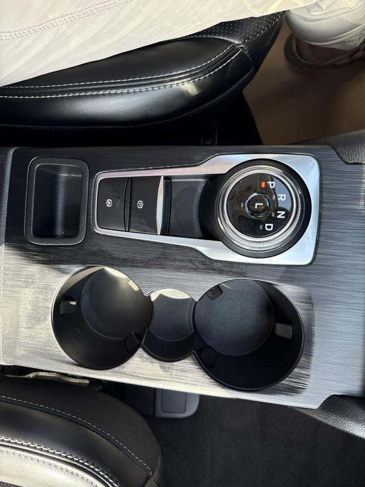 2024 Ford Escape Platinum Photo5