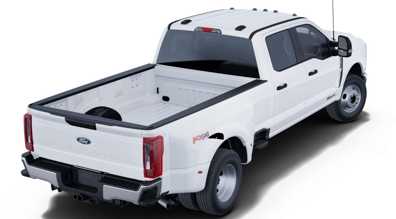 2025 Ford F-350 Super Duty DRW XLT Photo2