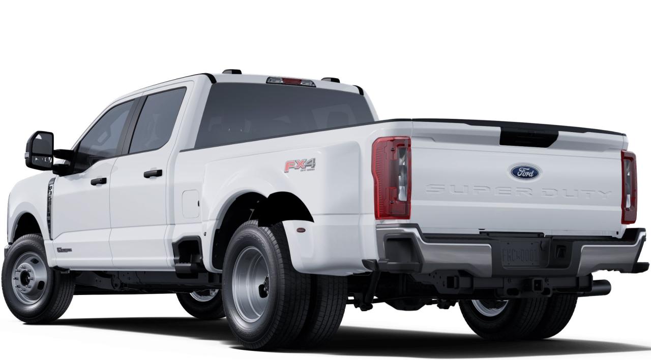 2025 Ford F-350 Super Duty DRW XLT Photo5