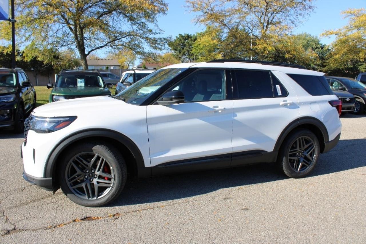 2025 Ford Explorer ST Photo