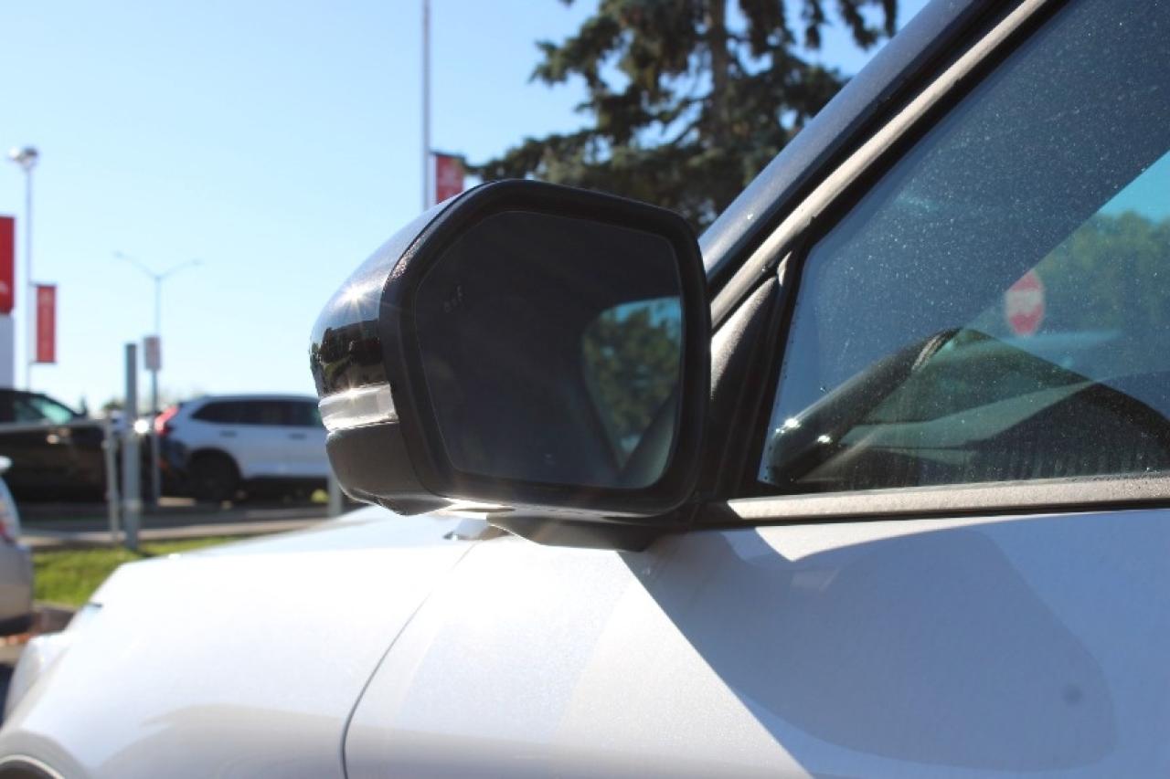 2025 Ford Explorer ST Photo