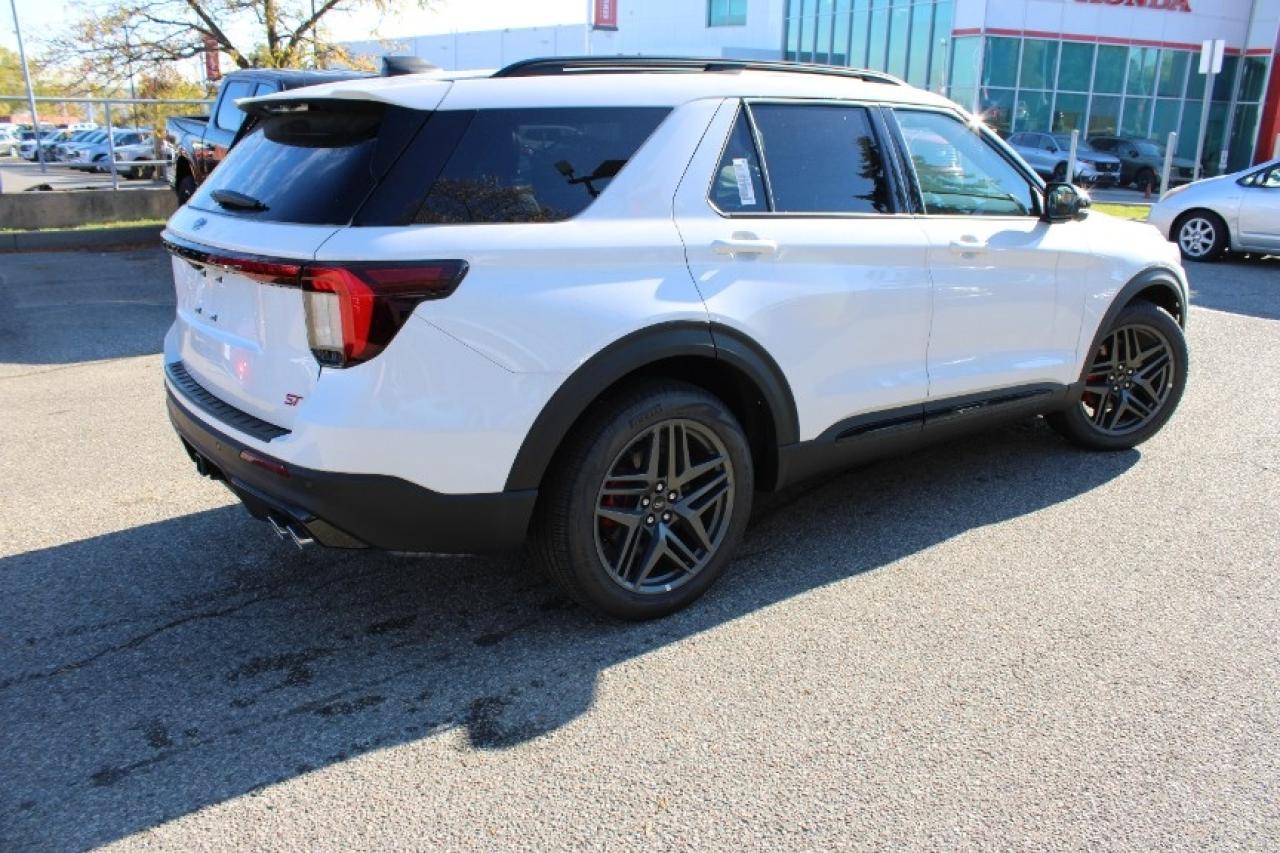 2025 Ford Explorer ST Photo