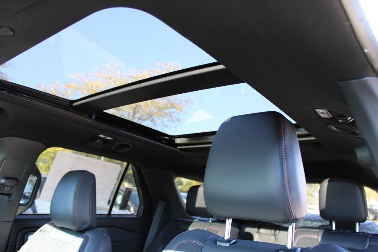 2025 Ford Explorer ST Photo