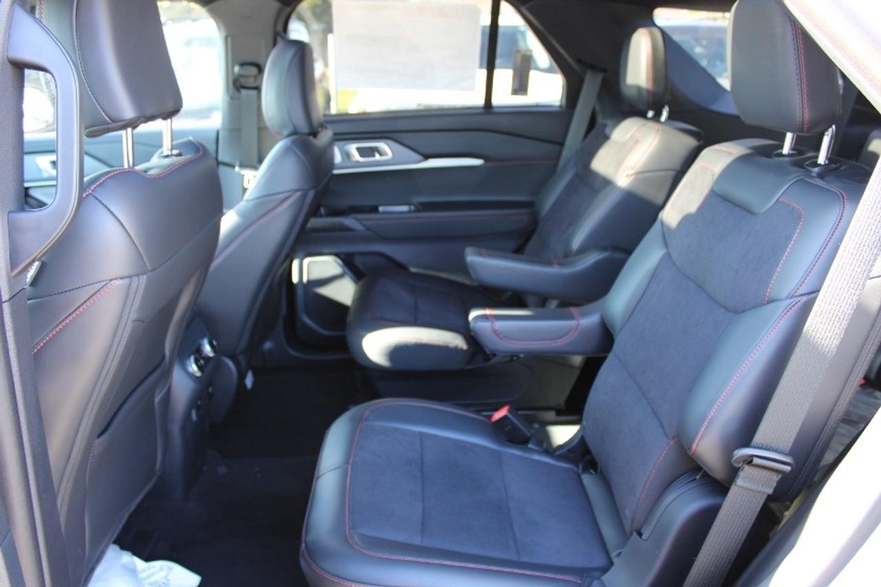 2025 Ford Explorer ST Photo
