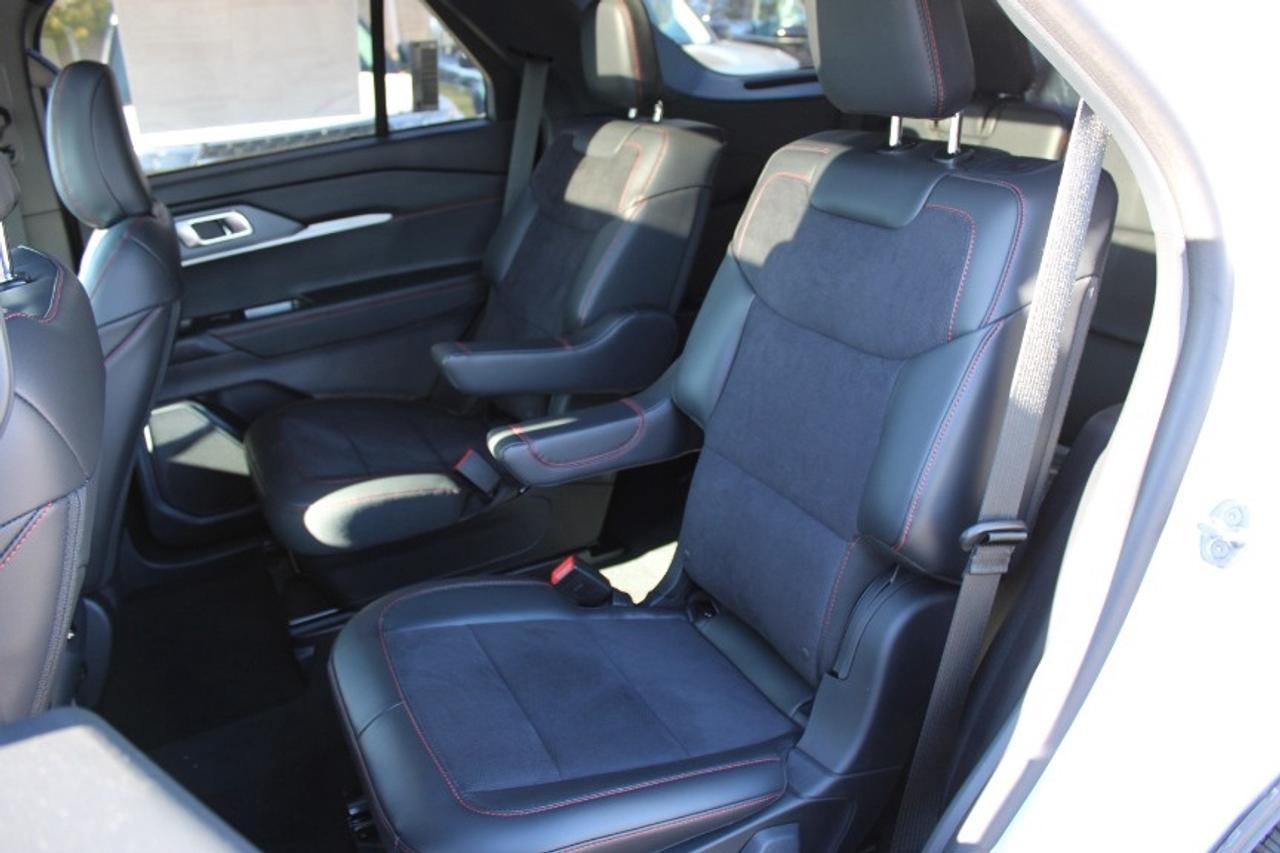 2025 Ford Explorer ST Photo