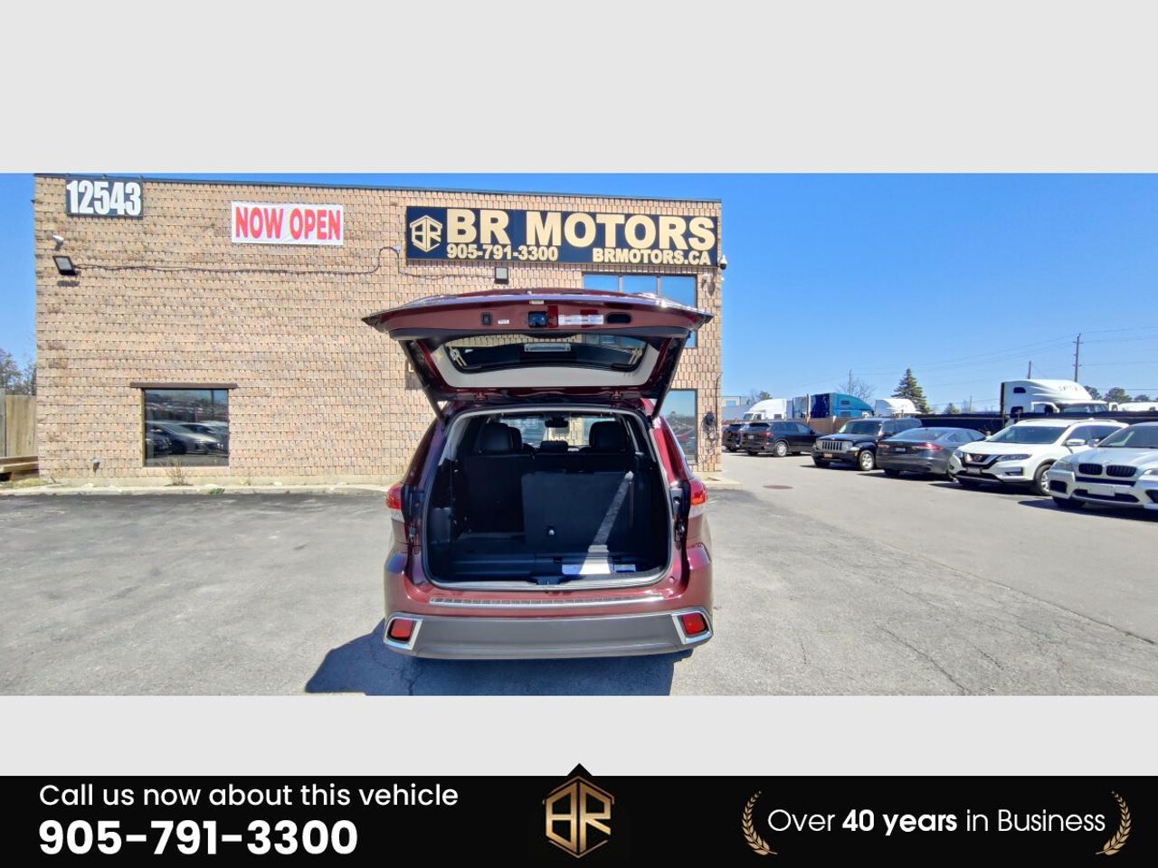 2017 Toyota Highlander XLE | Leather | Sun Roof | No Accidents Reported | Photo