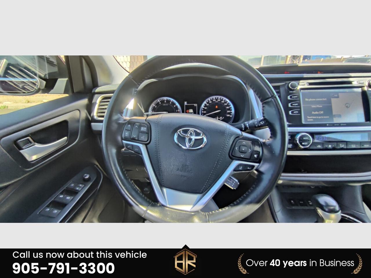 2017 Toyota Highlander XLE | Leather | Sun Roof | No Accidents Reported | Photo