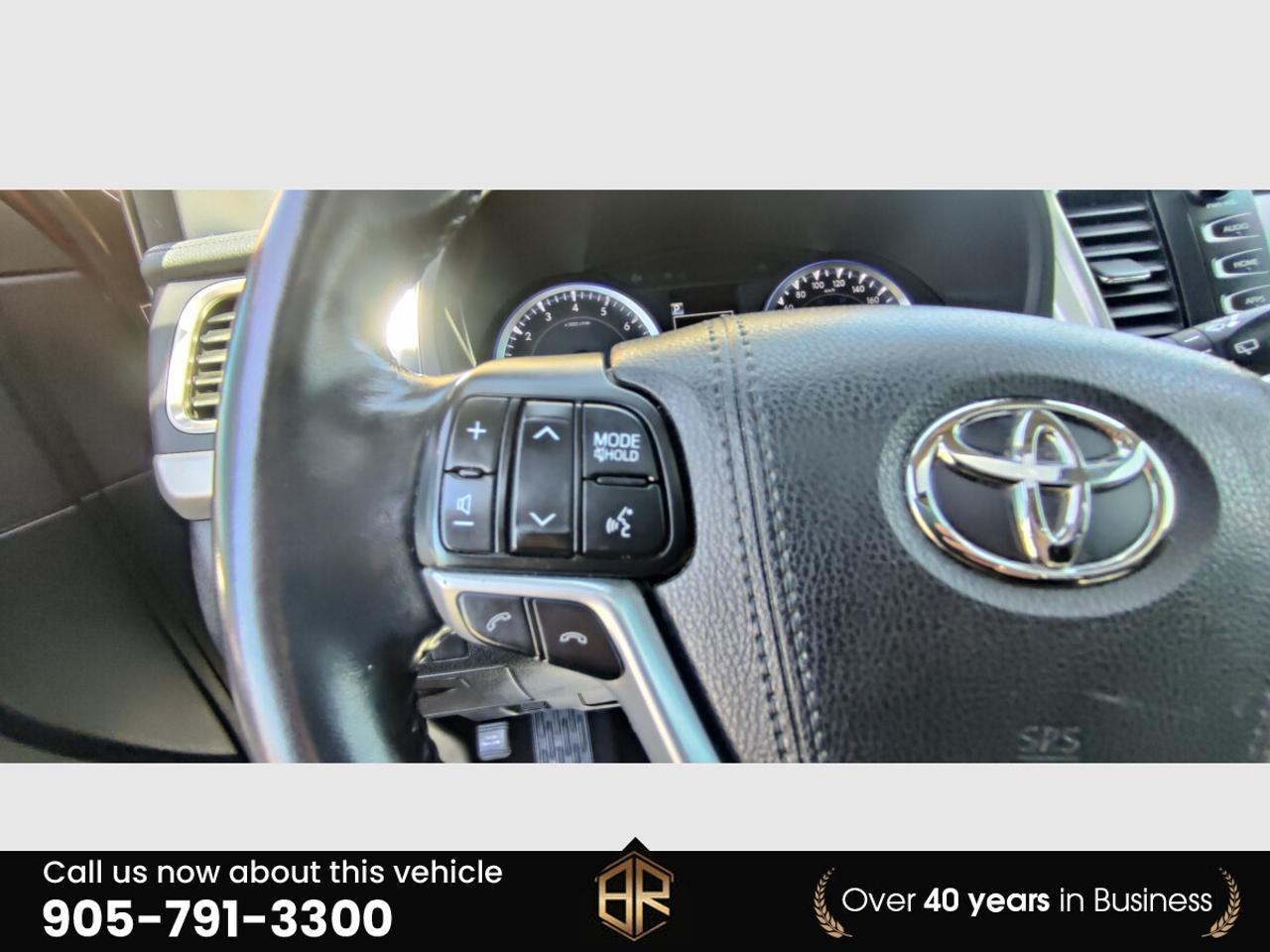 2017 Toyota Highlander XLE | Leather | Sun Roof | No Accidents Reported | Photo