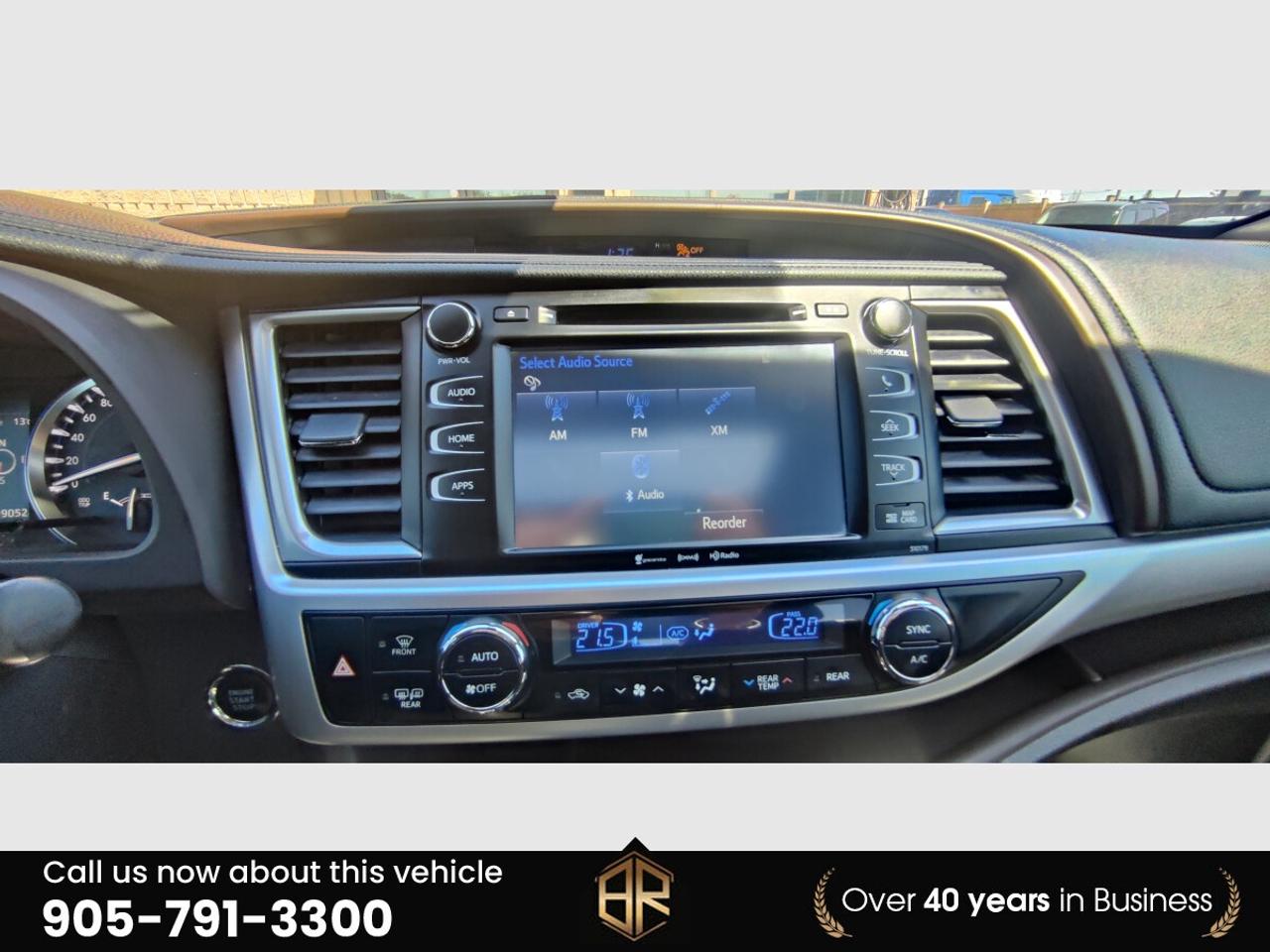 2017 Toyota Highlander XLE | Leather | Sun Roof | No Accidents Reported | Photo