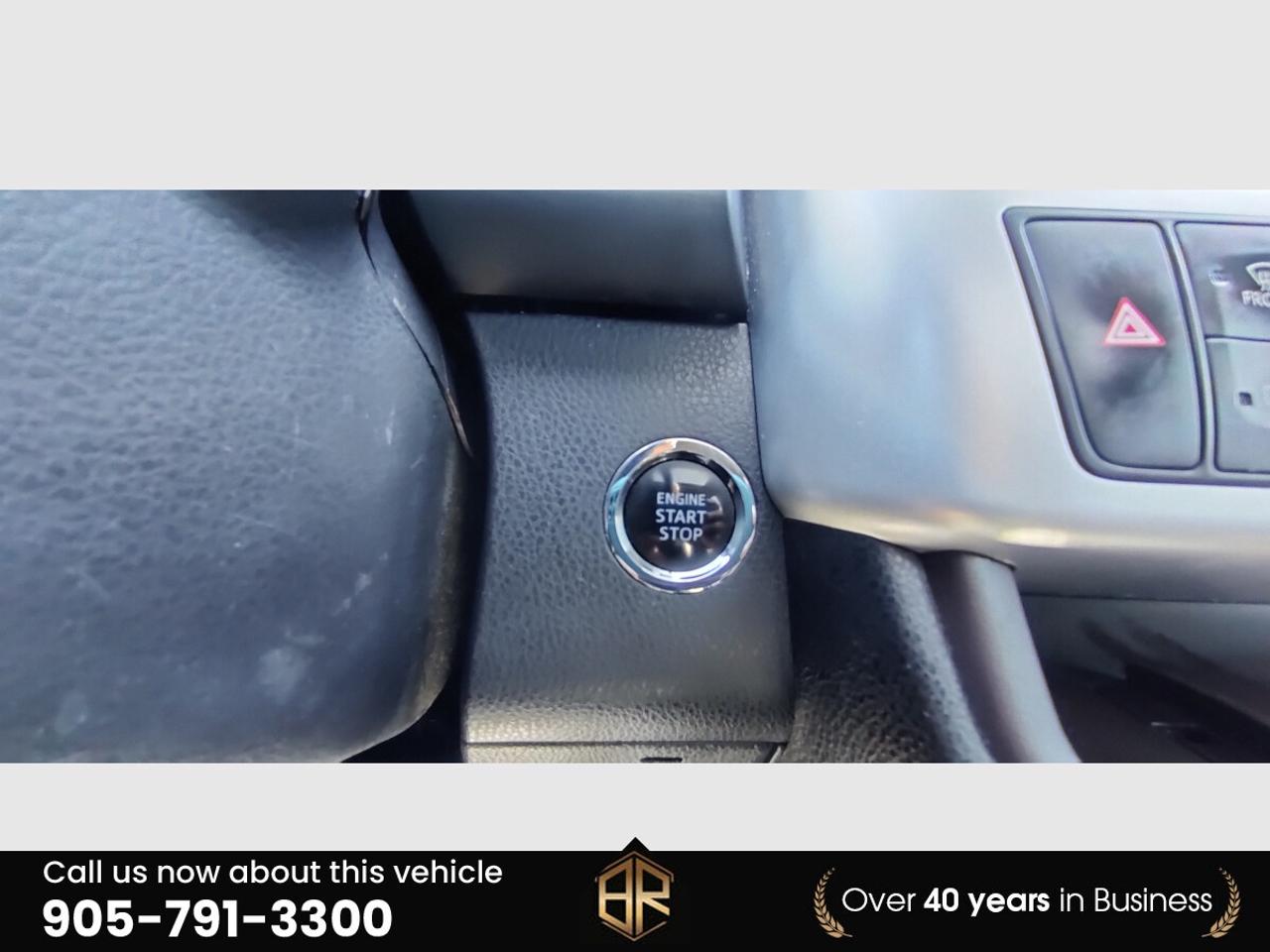 2017 Toyota Highlander XLE | Leather | Sun Roof | No Accidents Reported | Photo