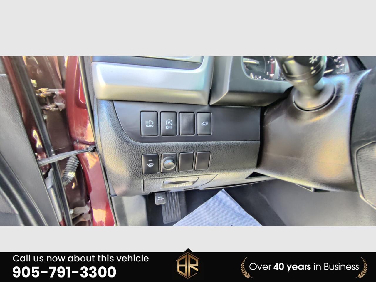 2017 Toyota Highlander XLE | Leather | Sun Roof | No Accidents Reported | Photo