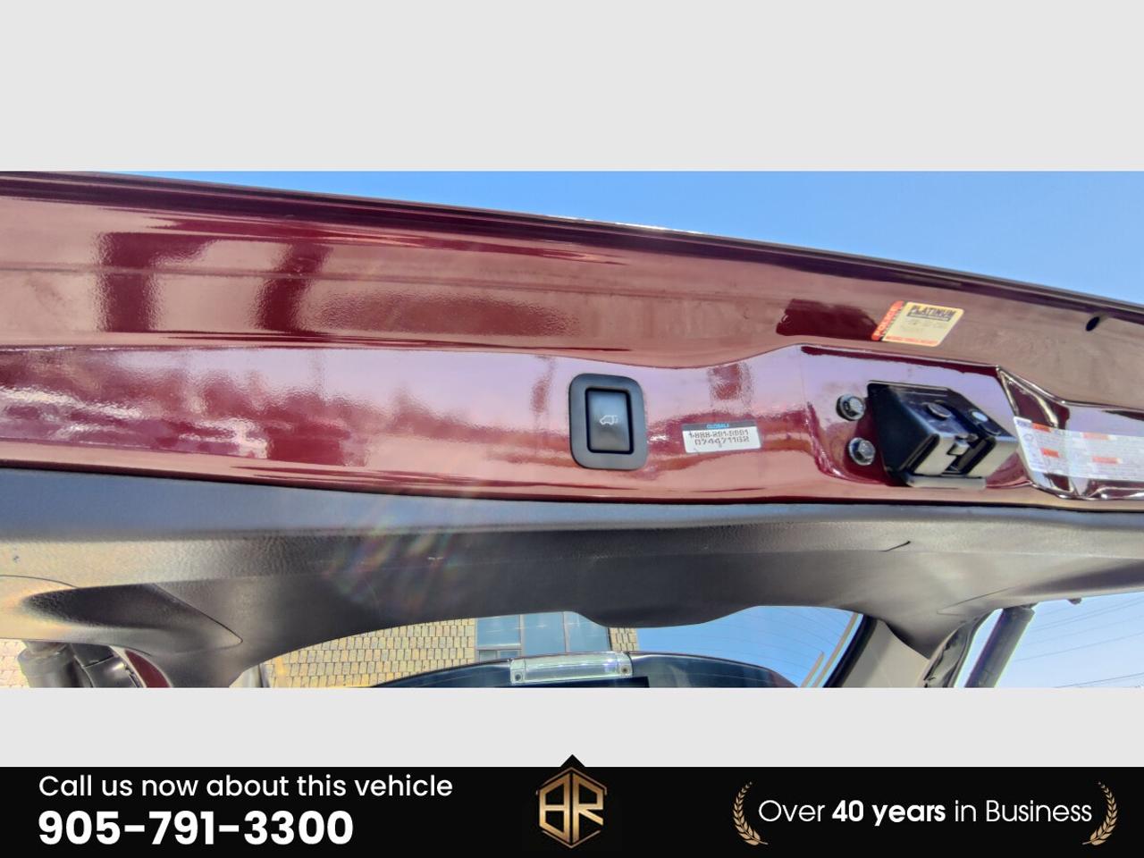 2017 Toyota Highlander XLE | Leather | Sun Roof | No Accidents Reported | Photo