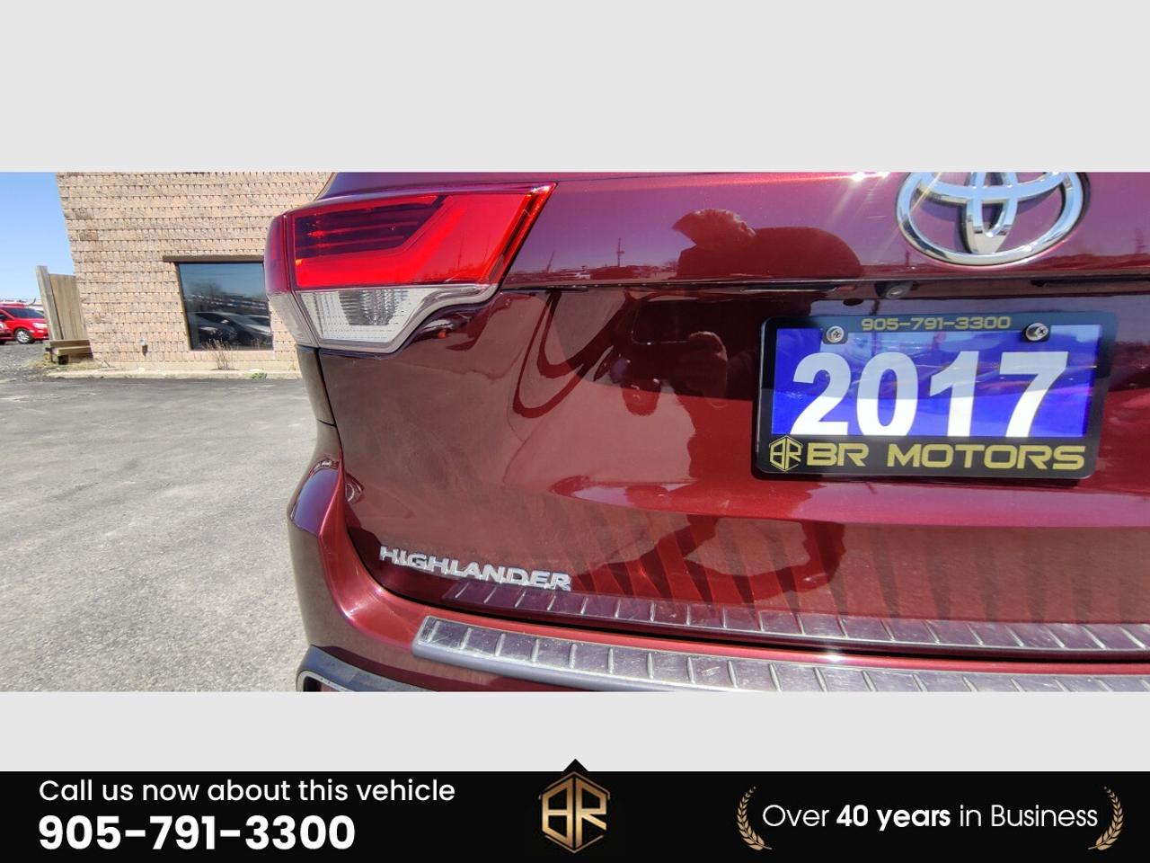 2017 Toyota Highlander XLE | Leather | Sun Roof | No Accidents Reported | Photo