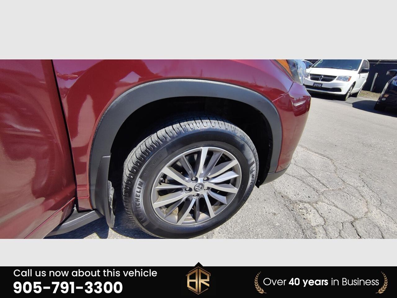 2017 Toyota Highlander XLE | Leather | Sun Roof | No Accidents Reported | Photo