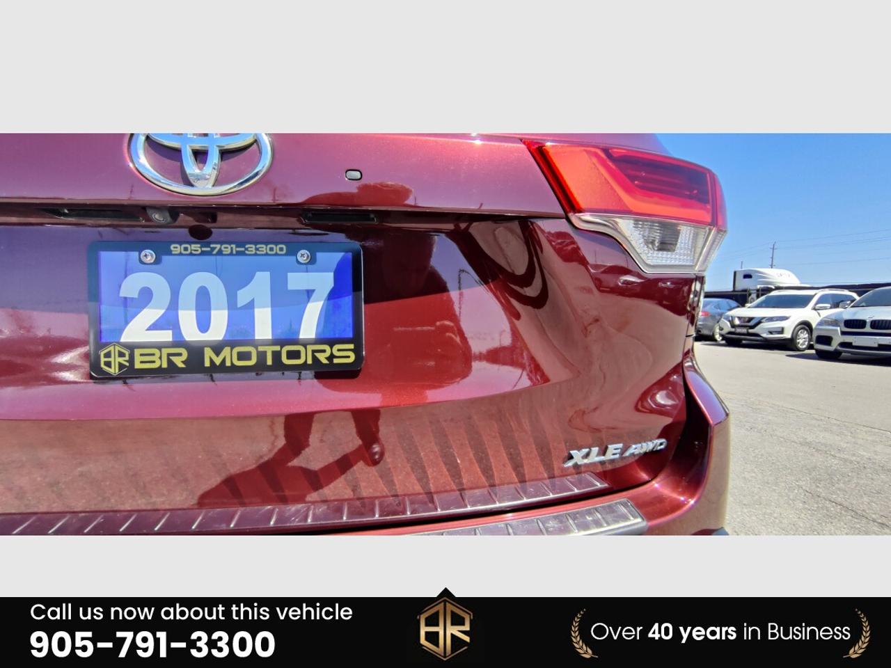 2017 Toyota Highlander XLE | Leather | Sun Roof | No Accidents Reported | Photo