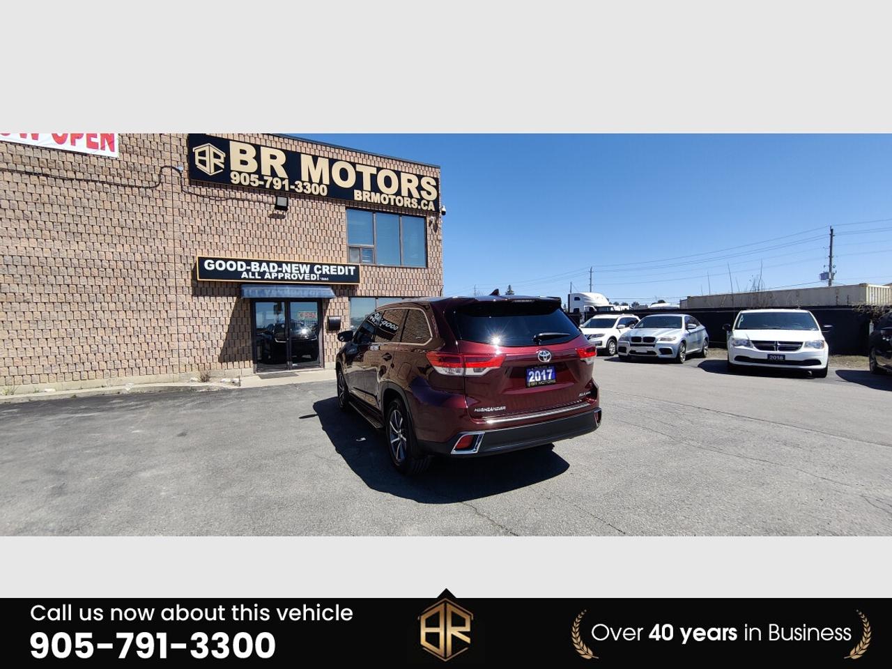 2017 Toyota Highlander XLE | Leather | Sun Roof | No Accidents Reported | Photo