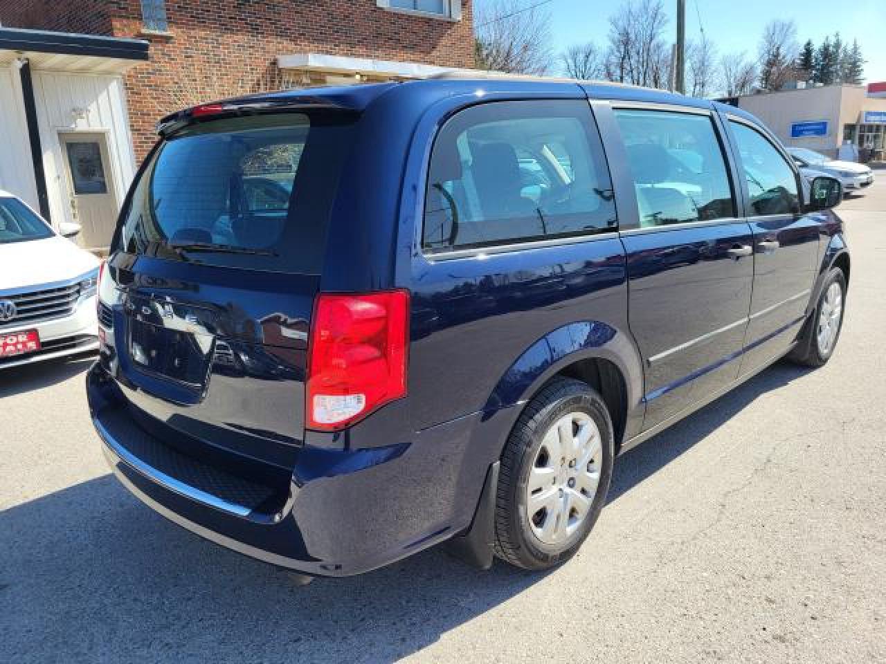 2015 Dodge Grand Caravan SE Photo3