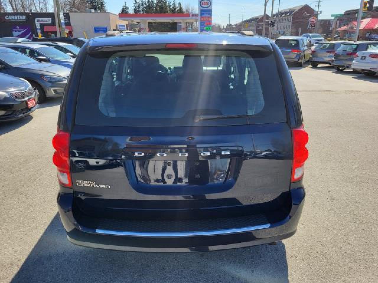 2015 Dodge Grand Caravan SE Photo4