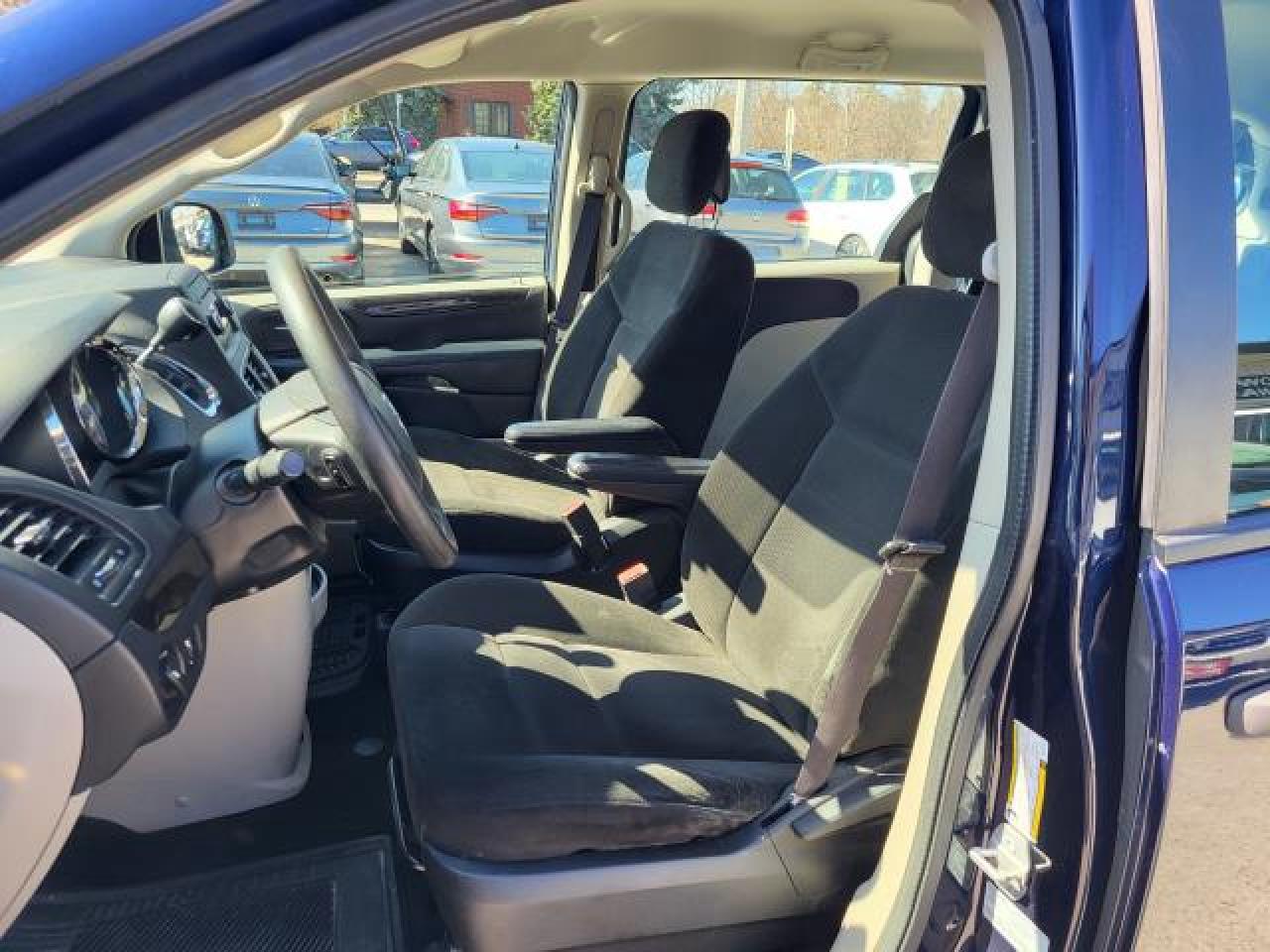 2015 Dodge Grand Caravan SE Photo9