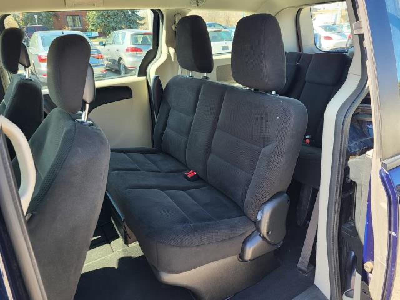 2015 Dodge Grand Caravan SE Photo13