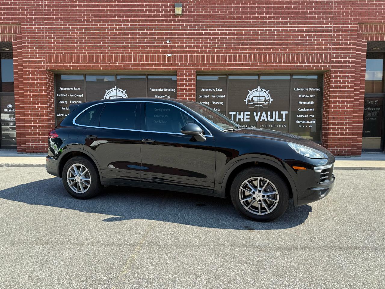 2016 Porsche Cayenne  - Photo #2