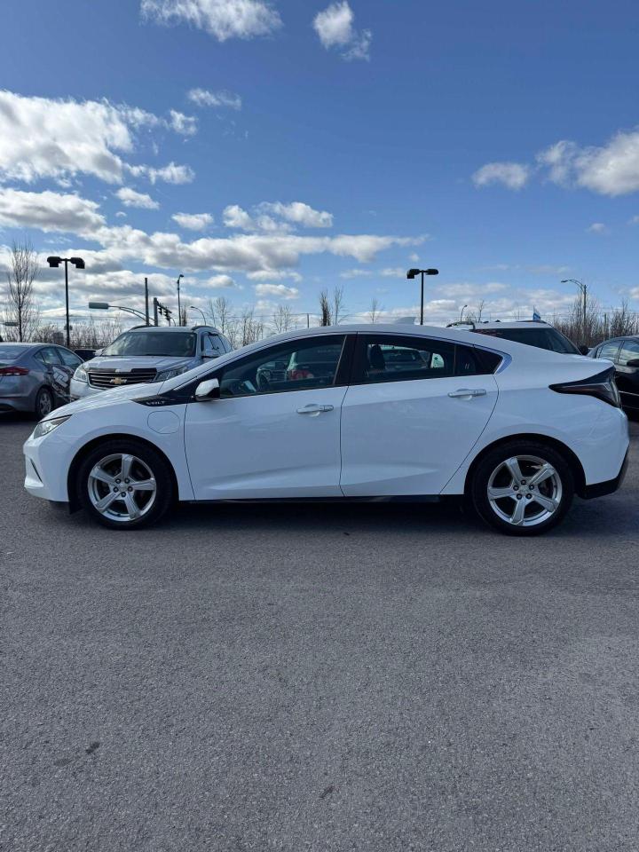2018 Chevrolet Volt  - Photo #4