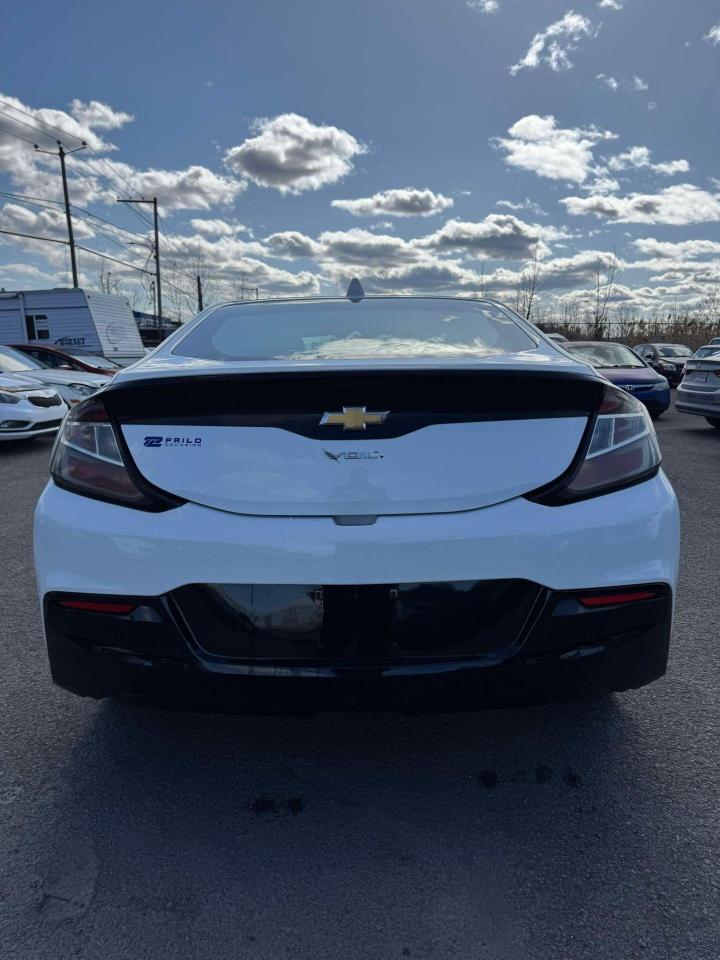 2018 Chevrolet Volt  - Photo #5