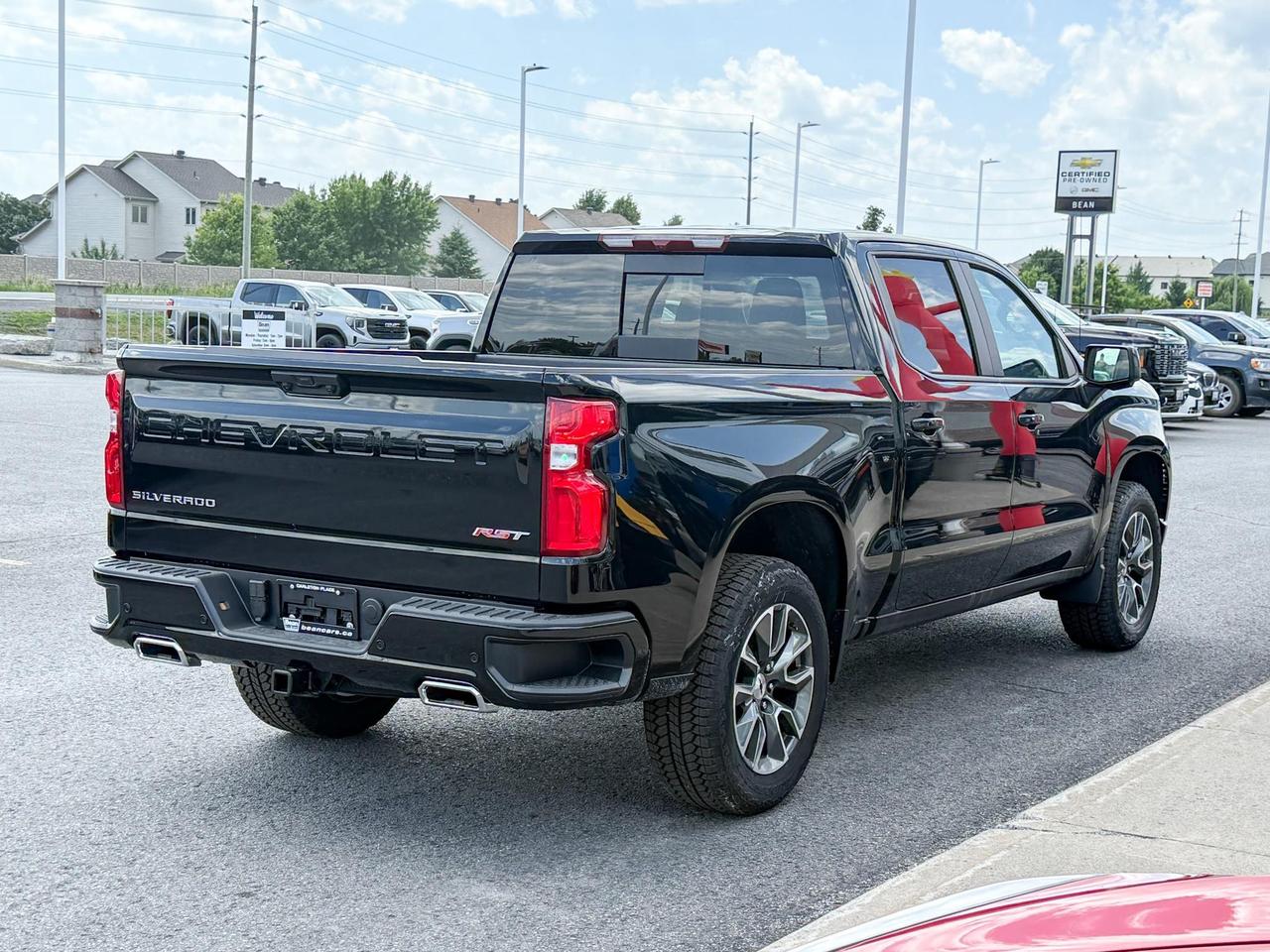 2025 Chevrolet Silverado 1500 RST 6.2L V8 WITH REMOTE START/ENTRY, SUNROOF, HEATED FRONT SEATS, HEATED STEERING WHEEL, HD SURROUND VISION, BOSE SOUND SYSTEM Photo