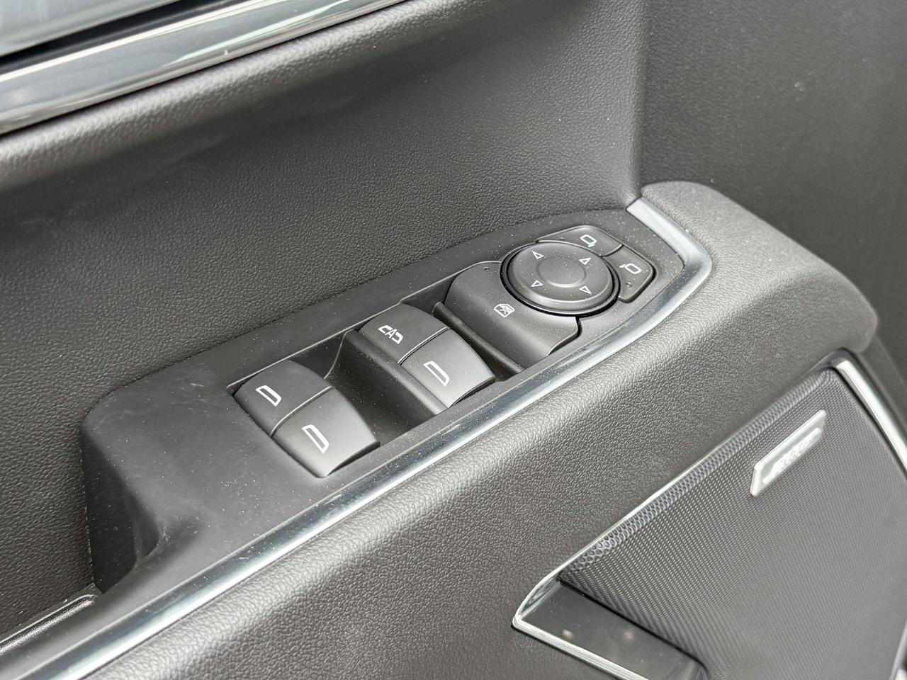 2025 Chevrolet Silverado 1500 RST 6.2L V8 WITH REMOTE START/ENTRY, SUNROOF, HEATED FRONT SEATS, HEATED STEERING WHEEL, HD SURROUND VISION, BOSE SOUND SYSTEM Photo