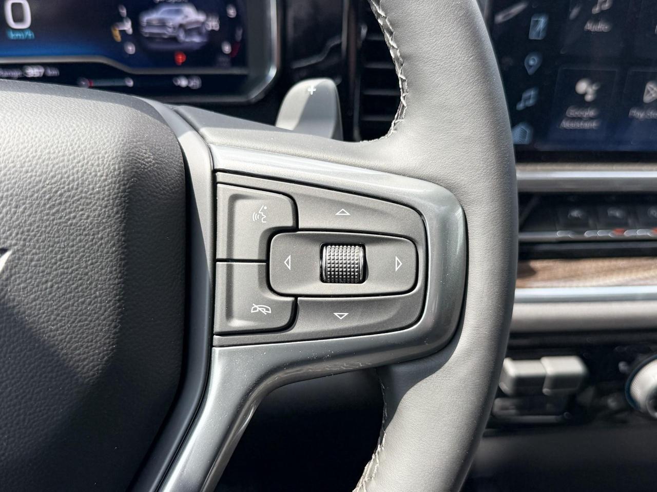 2025 Chevrolet Silverado 1500 RST 6.2L V8 WITH REMOTE START/ENTRY, SUNROOF, HEATED FRONT SEATS, HEATED STEERING WHEEL, HD SURROUND VISION, BOSE SOUND SYSTEM Photo