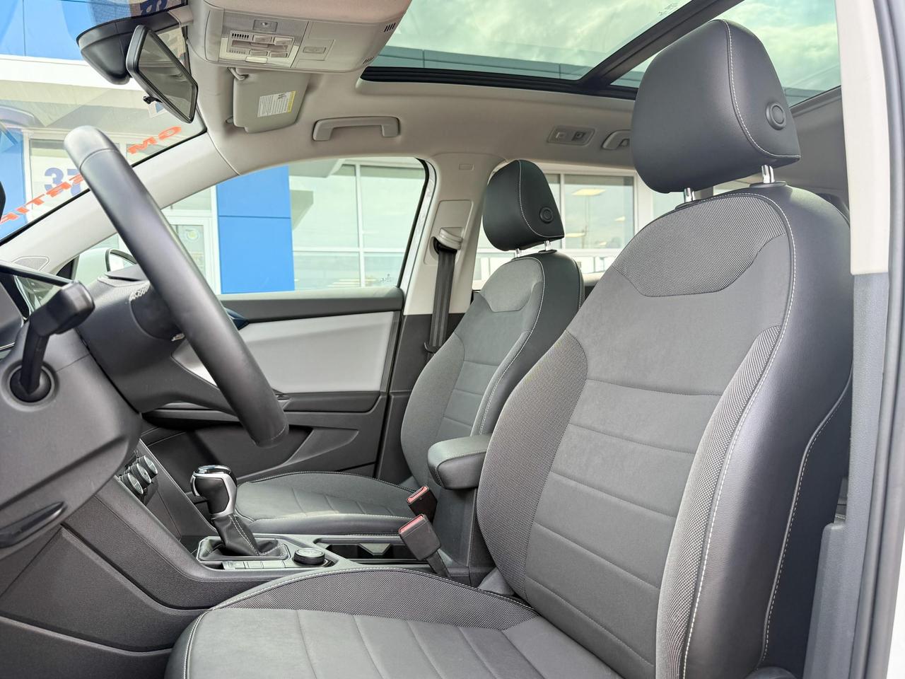 2022 Volkswagen Taos Comfortline 1.5L 4CYL TURBO, AWD COMFORTLINE, HEATED LEATHER SEATS, SUNROOF WIRELESS CHARGING, ADAPTIVE CRUISE CONTROL, 18" ALLOY WHEELS Photo
