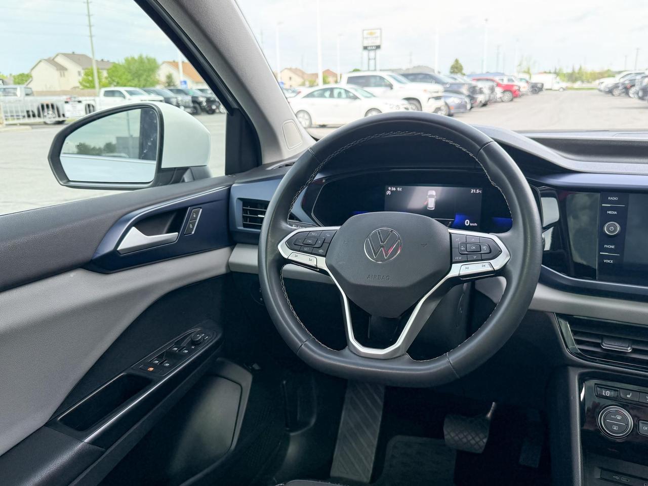 2022 Volkswagen Taos Comfortline 1.5L 4CYL TURBO, AWD COMFORTLINE, HEATED LEATHER SEATS, SUNROOF WIRELESS CHARGING, ADAPTIVE CRUISE CONTROL, 18" ALLOY WHEELS Photo