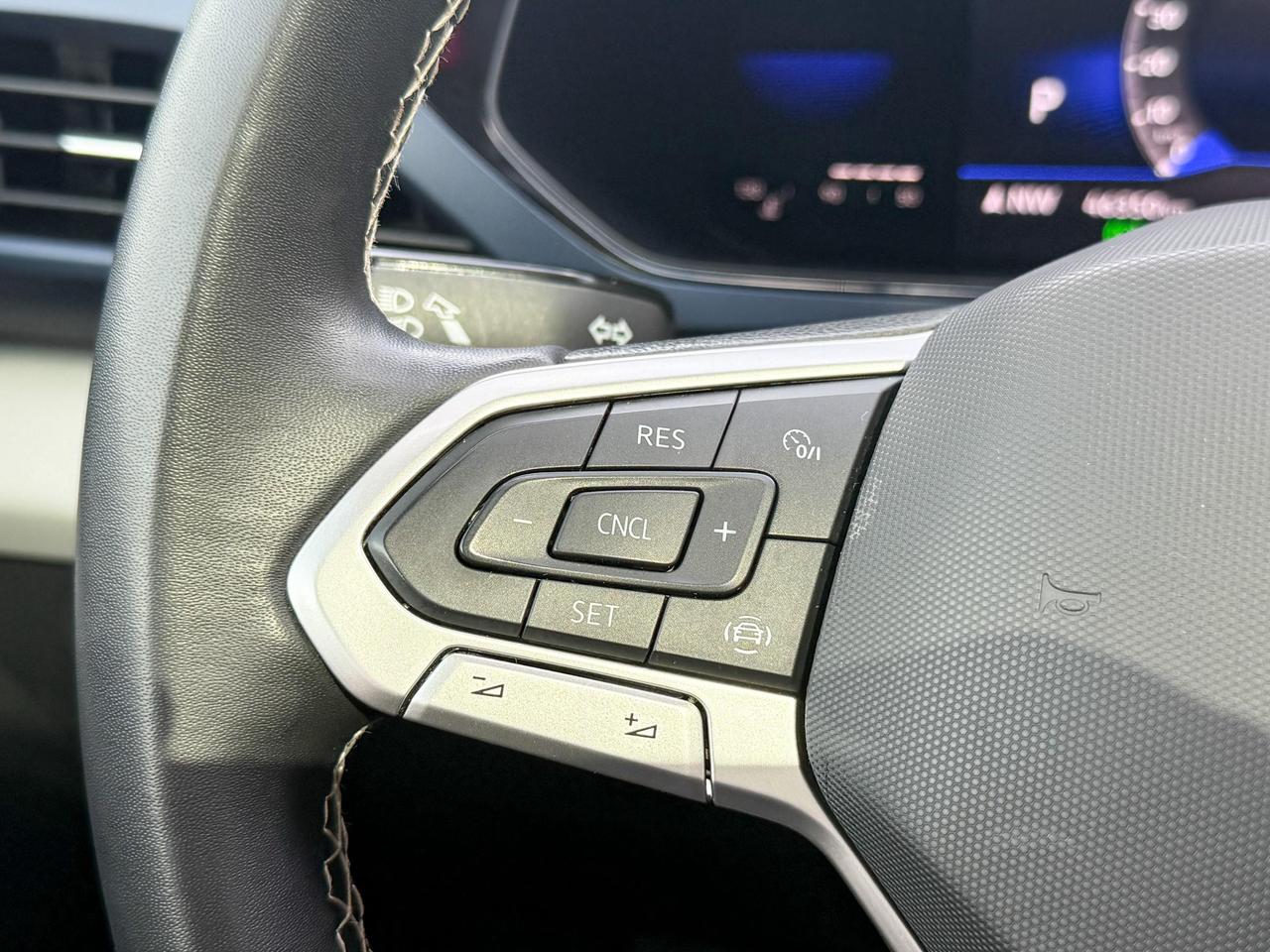 2022 Volkswagen Taos Comfortline 1.5L 4CYL TURBO, AWD COMFORTLINE, HEATED LEATHER SEATS, SUNROOF WIRELESS CHARGING, ADAPTIVE CRUISE CONTROL, 18" ALLOY WHEELS Photo