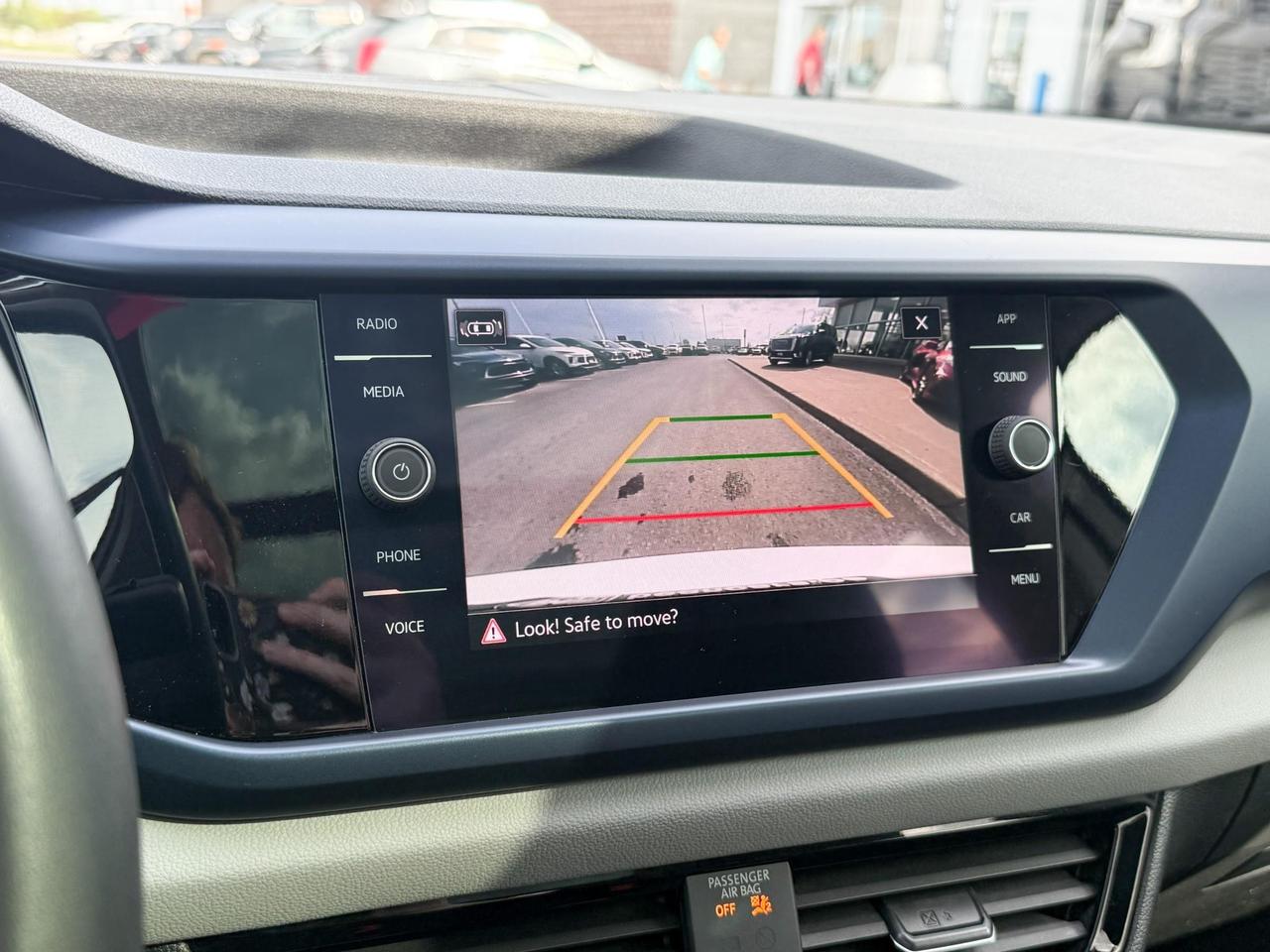 2022 Volkswagen Taos Comfortline 1.5L 4CYL TURBO, AWD COMFORTLINE, HEATED LEATHER SEATS, SUNROOF WIRELESS CHARGING, ADAPTIVE CRUISE CONTROL, 18" ALLOY WHEELS Photo
