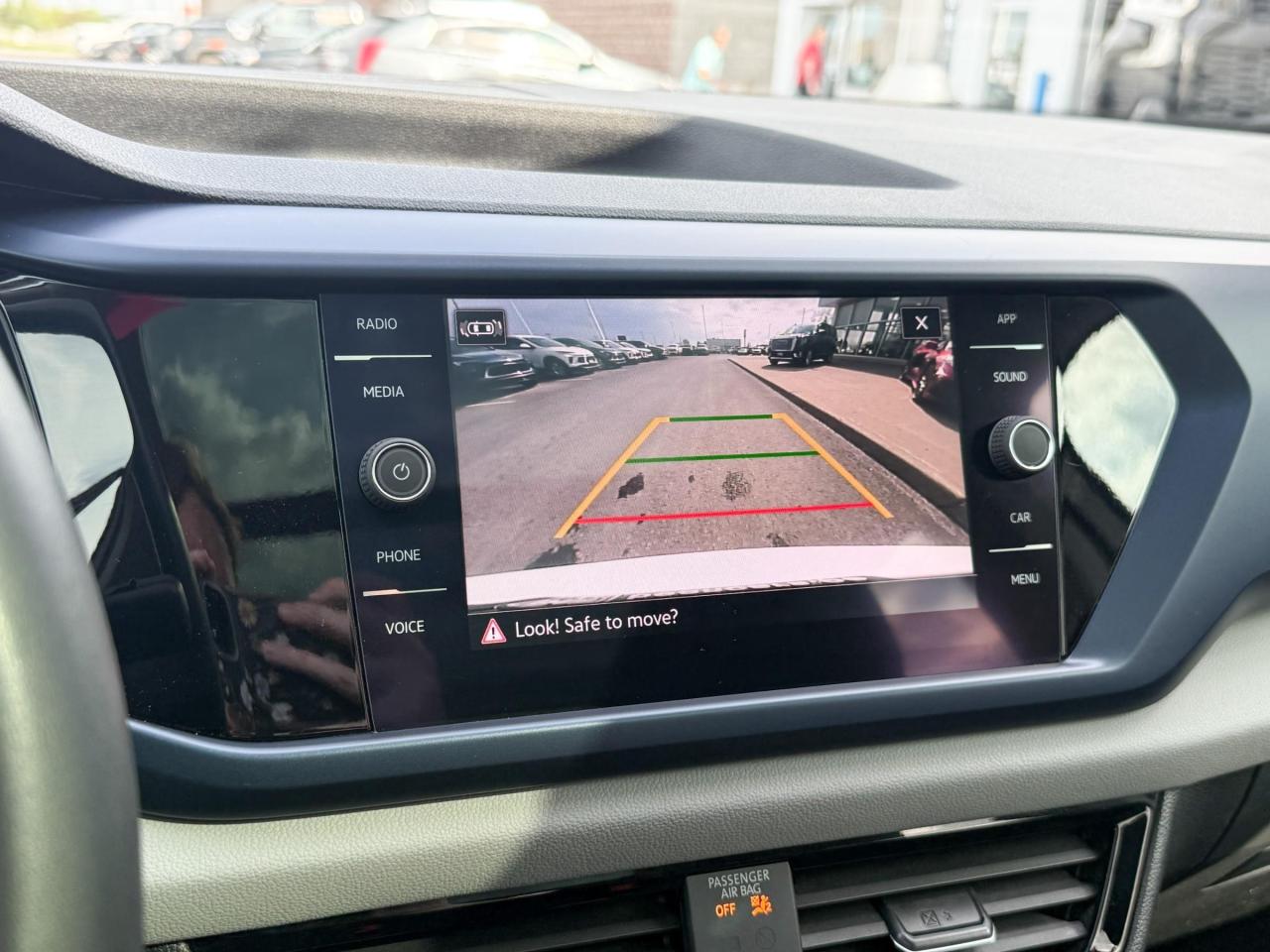 2022 Volkswagen Taos Comfortline 1.5L 4CYL TURBO, AWD COMFORTLINE, HEATED LEATHER SEATS, SUNROOF WIRELESS CHARGING, ADAPTIVE CRUISE CONTROL, 18" ALLOY WHEELS Photo