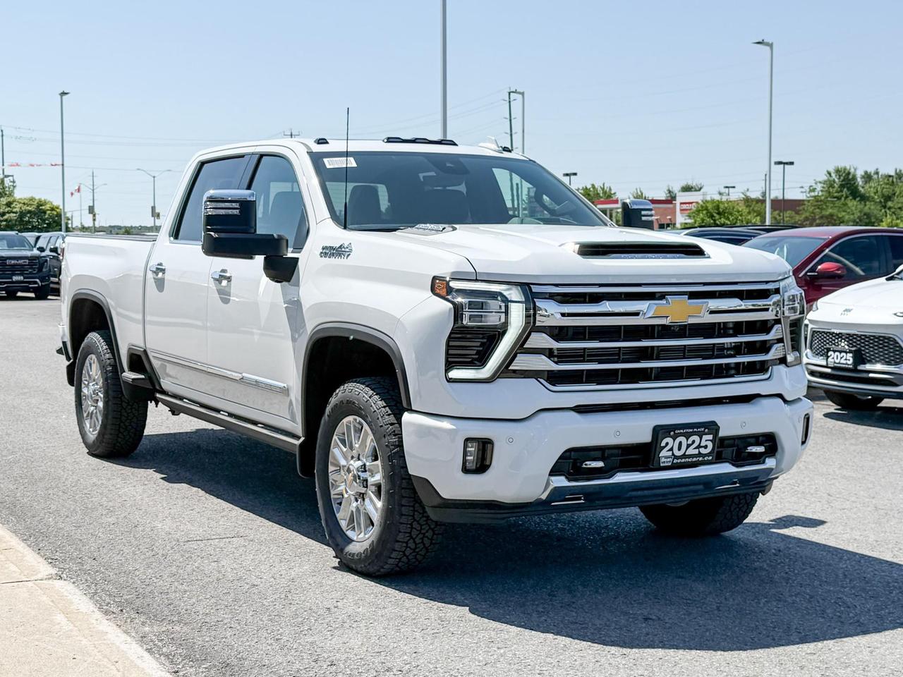 2025 Chevrolet Silverado 2500 HD High Country 6.6L DURAMAX WITH REMOTE START/ENTRY, SUNROOF, HEATED SEATS, HEATED STEERING WHEEL, VENTILATED SEATS, BOSE SOUND SYSTEM, POWER UP/DOWN TAILGATE Photo