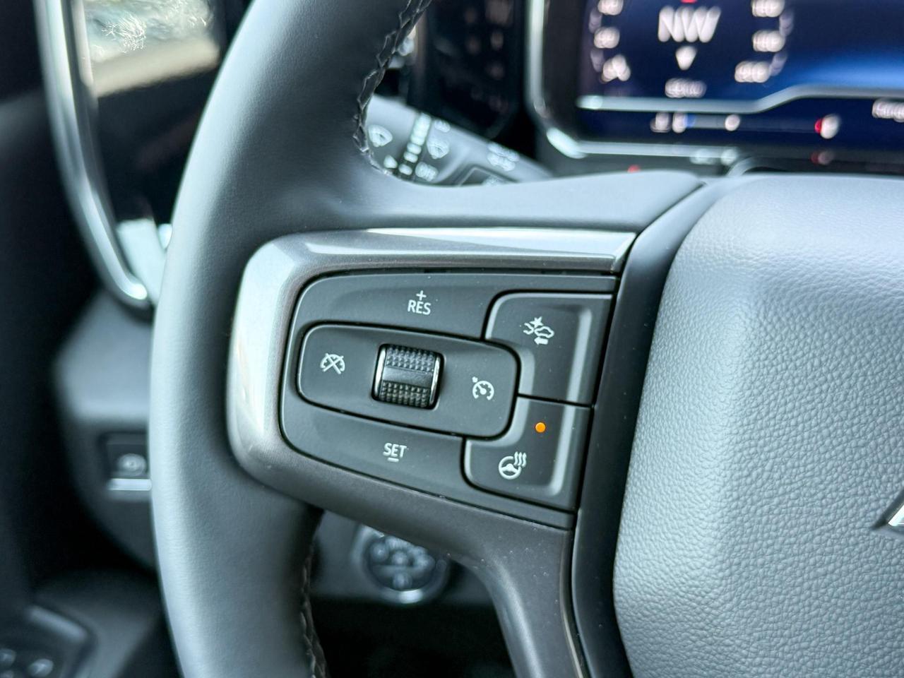 2025 Chevrolet Silverado 2500 HD High Country 6.6L DURAMAX WITH REMOTE START/ENTRY, SUNROOF, HEATED SEATS, HEATED STEERING WHEEL, VENTILATED SEATS, BOSE SOUND SYSTEM, POWER UP/DOWN TAILGATE Photo