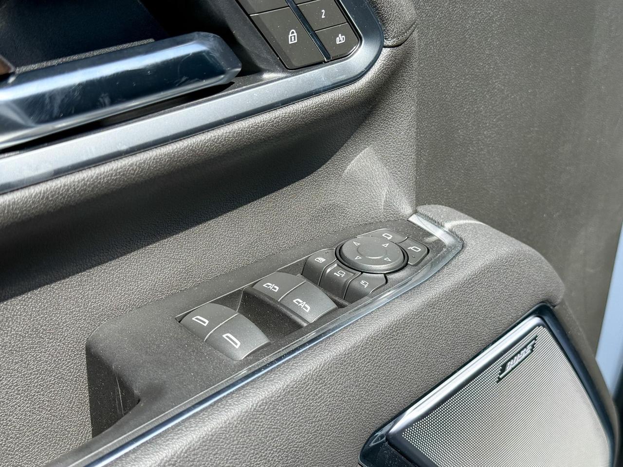 2025 Chevrolet Silverado 2500 HD High Country 6.6L DURAMAX WITH REMOTE START/ENTRY, SUNROOF, HEATED SEATS, HEATED STEERING WHEEL, VENTILATED SEATS, BOSE SOUND SYSTEM, POWER UP/DOWN TAILGATE Photo