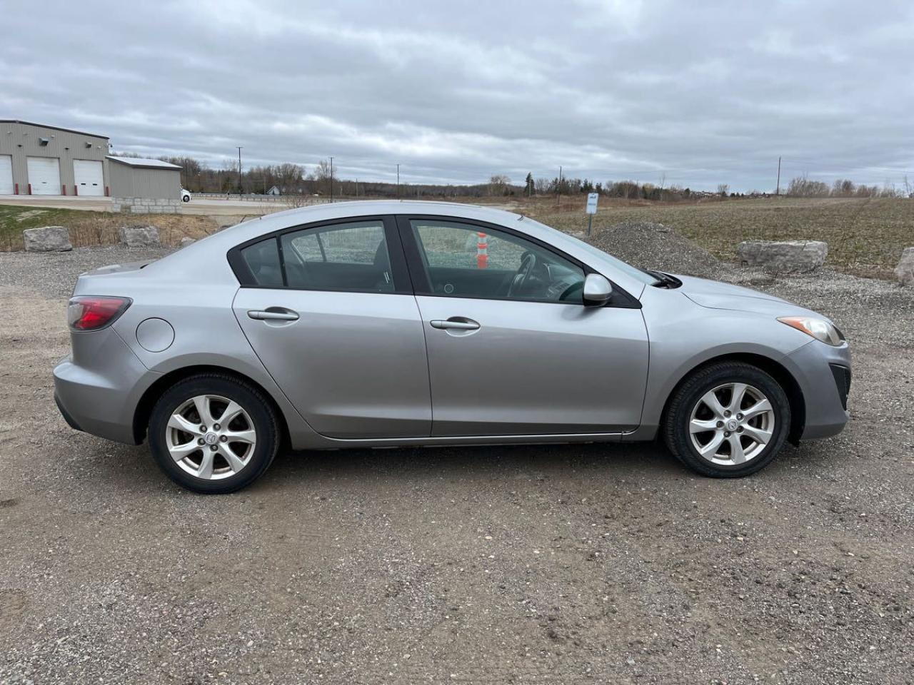2011 Mazda MAZDA3 GS Photo4