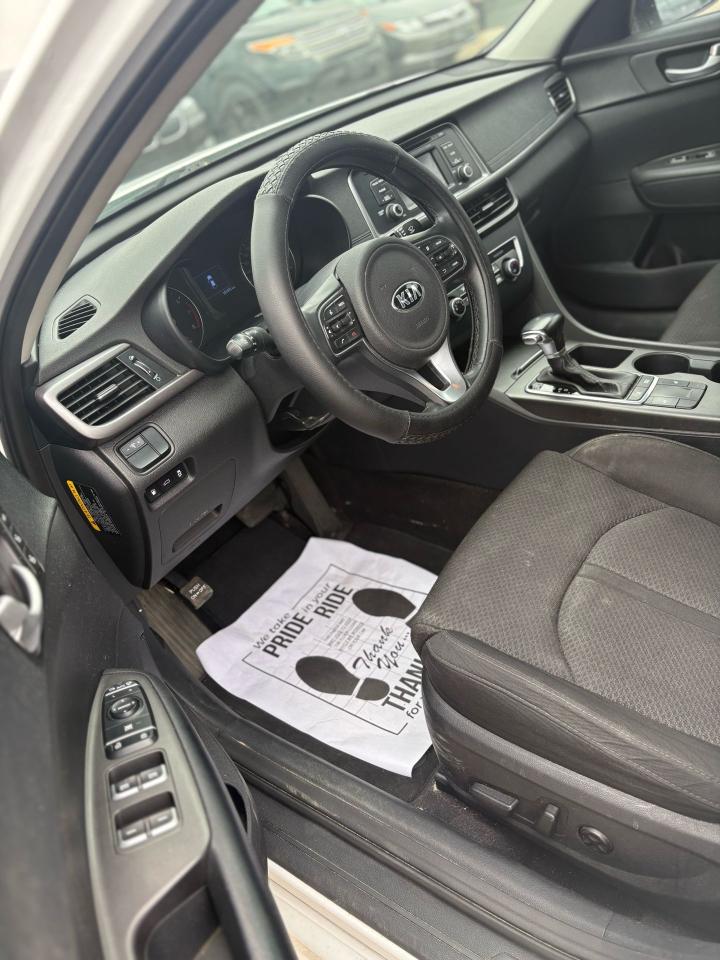 2016 Kia Optima LX+ Photo3